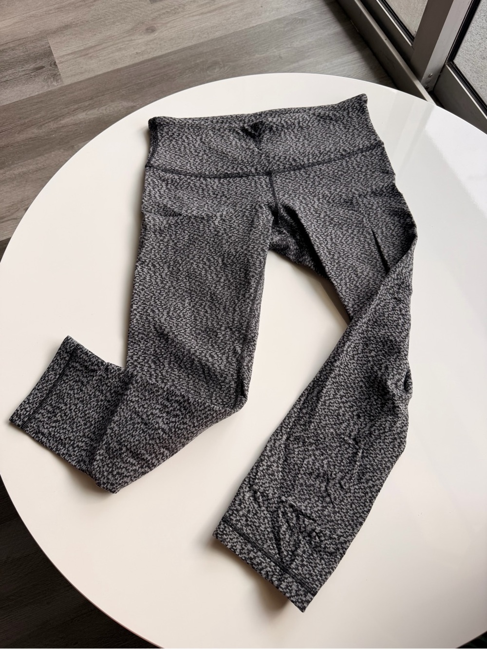 lululemon Heathered Gray Active Leggings size 6